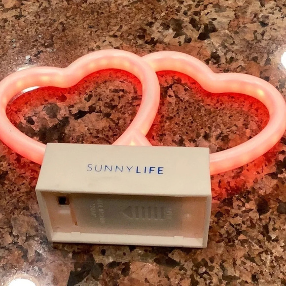 Sunny Life Neon Double Heart Light Preloved - Picture 3 of 3